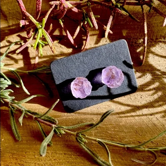 π New Raw Light Amethyst Gemstone Earrings - Picture 4 of 9